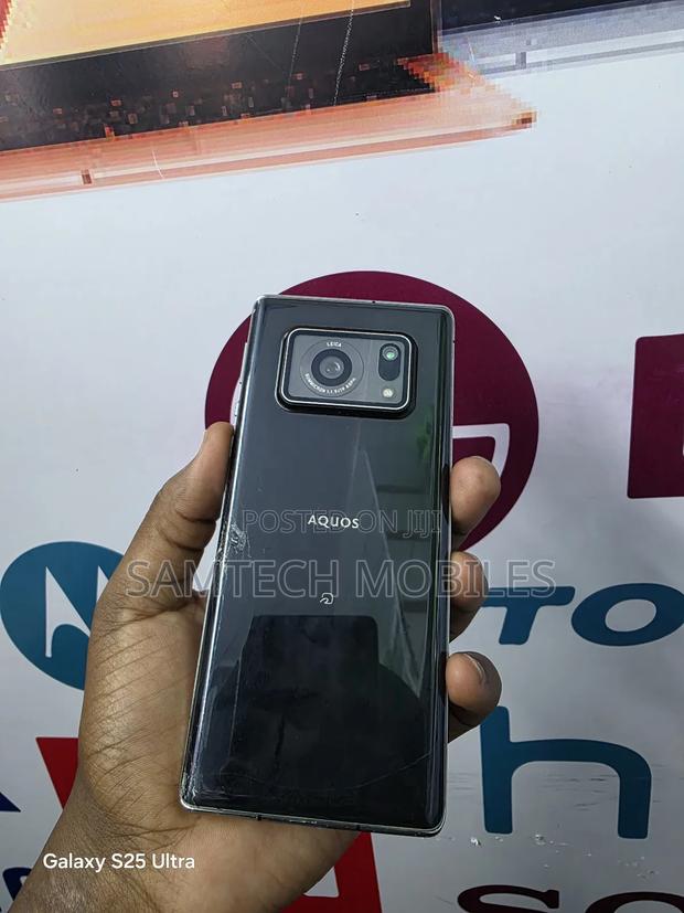 Sharp Aquos R6 128 GB Black - thumbnail 2
