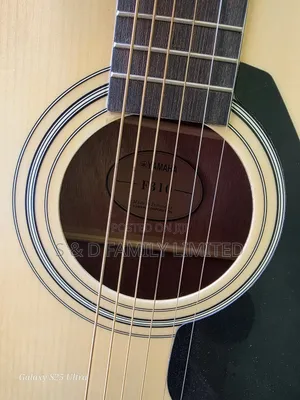 Yamaha F310 Acoustic Guitar