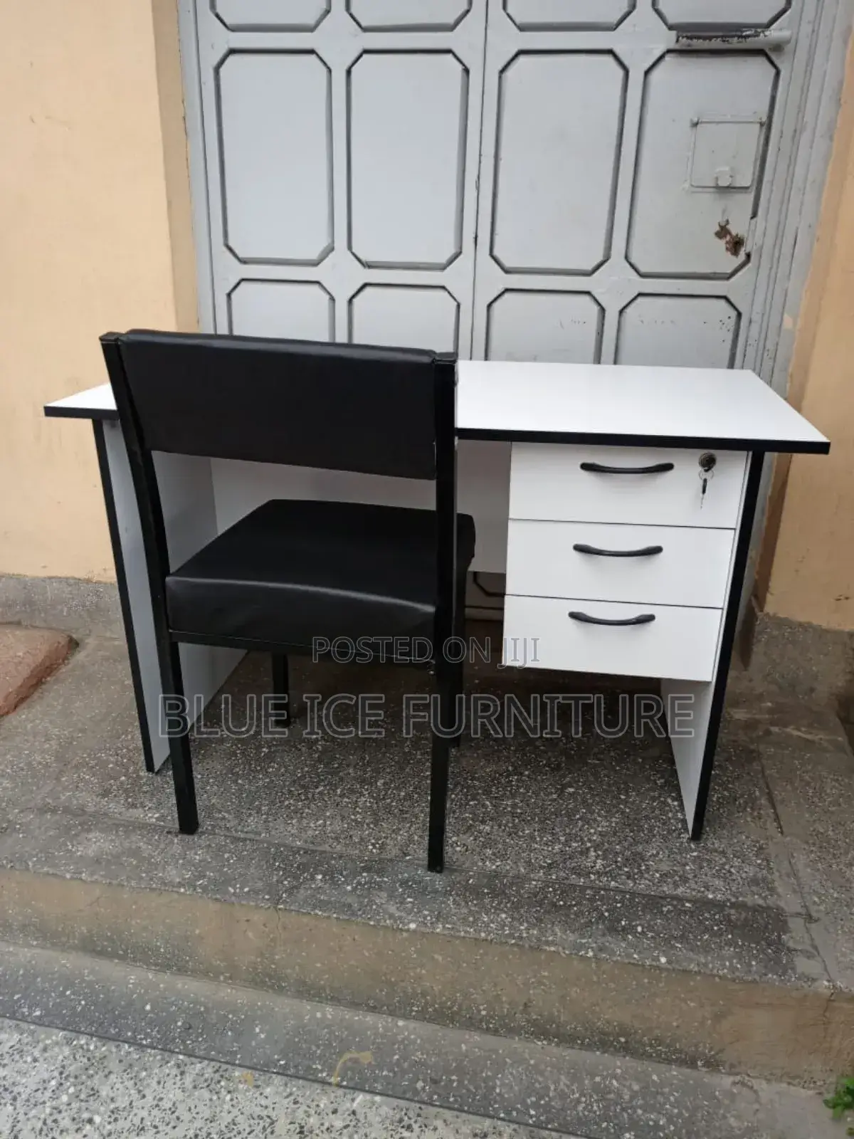 1m White Desk and Caterina Chair