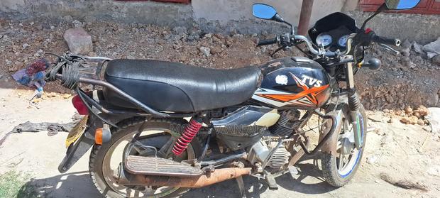 TVS HLX Plus ES 2018 Black - main view