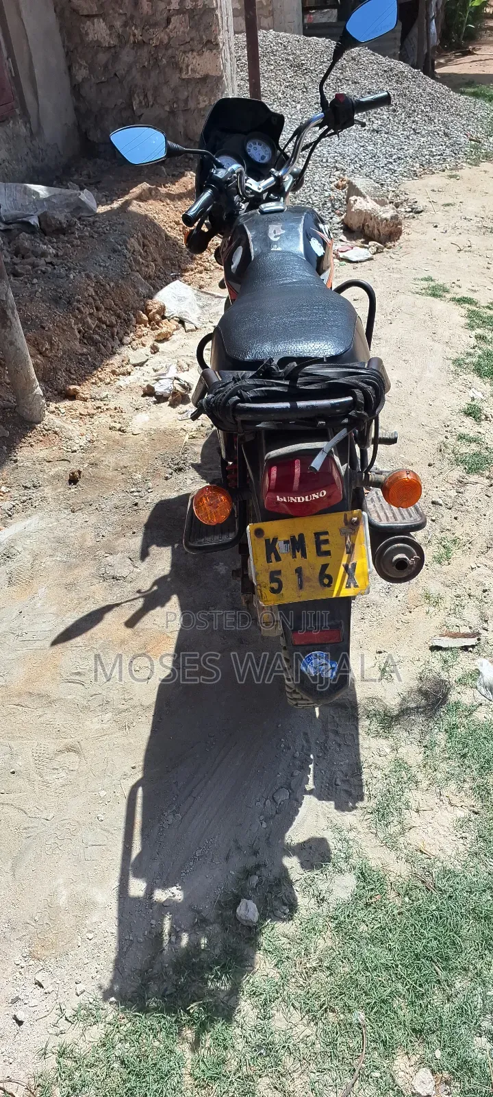TVS HLX Plus ES 2018 Black