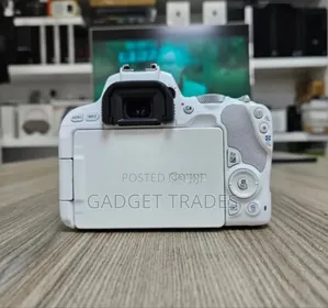 Canon Rebel Sl2 With 18-55mm Lens(Eos200d) White Edition.