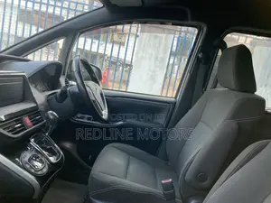 Toyota Esquire 2018 White