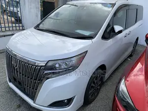 Toyota Esquire 2018 White