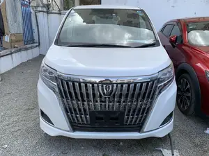 Toyota Esquire 2018 White