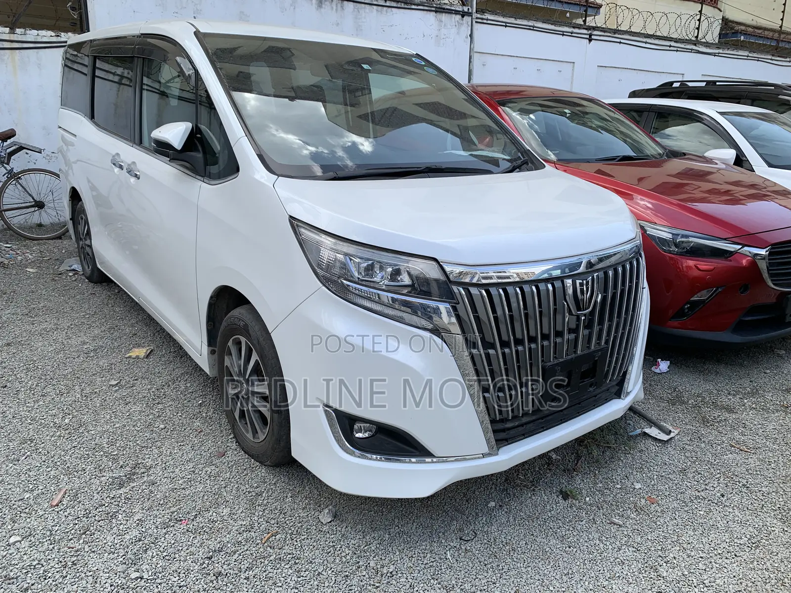 Toyota Esquire 2018 White