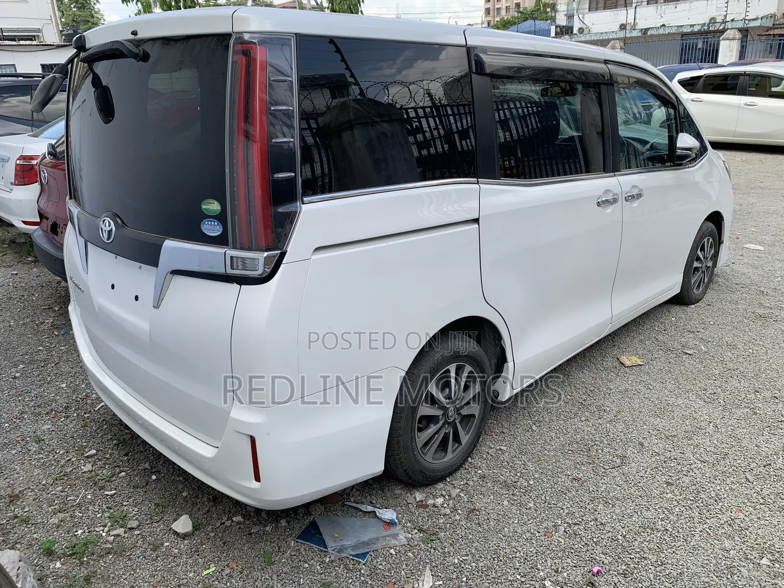 Toyota Esquire 2018 White