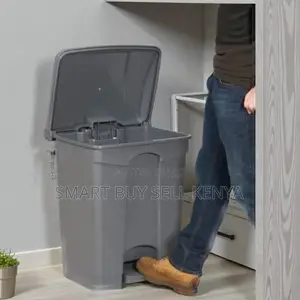 Hard Gauge Plastic Rectangular Shape 30l Step Pedal Garbage Dust Bin
