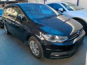 Volkswagen Touran 2018 Black