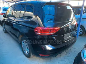 Volkswagen Touran 2018 Black