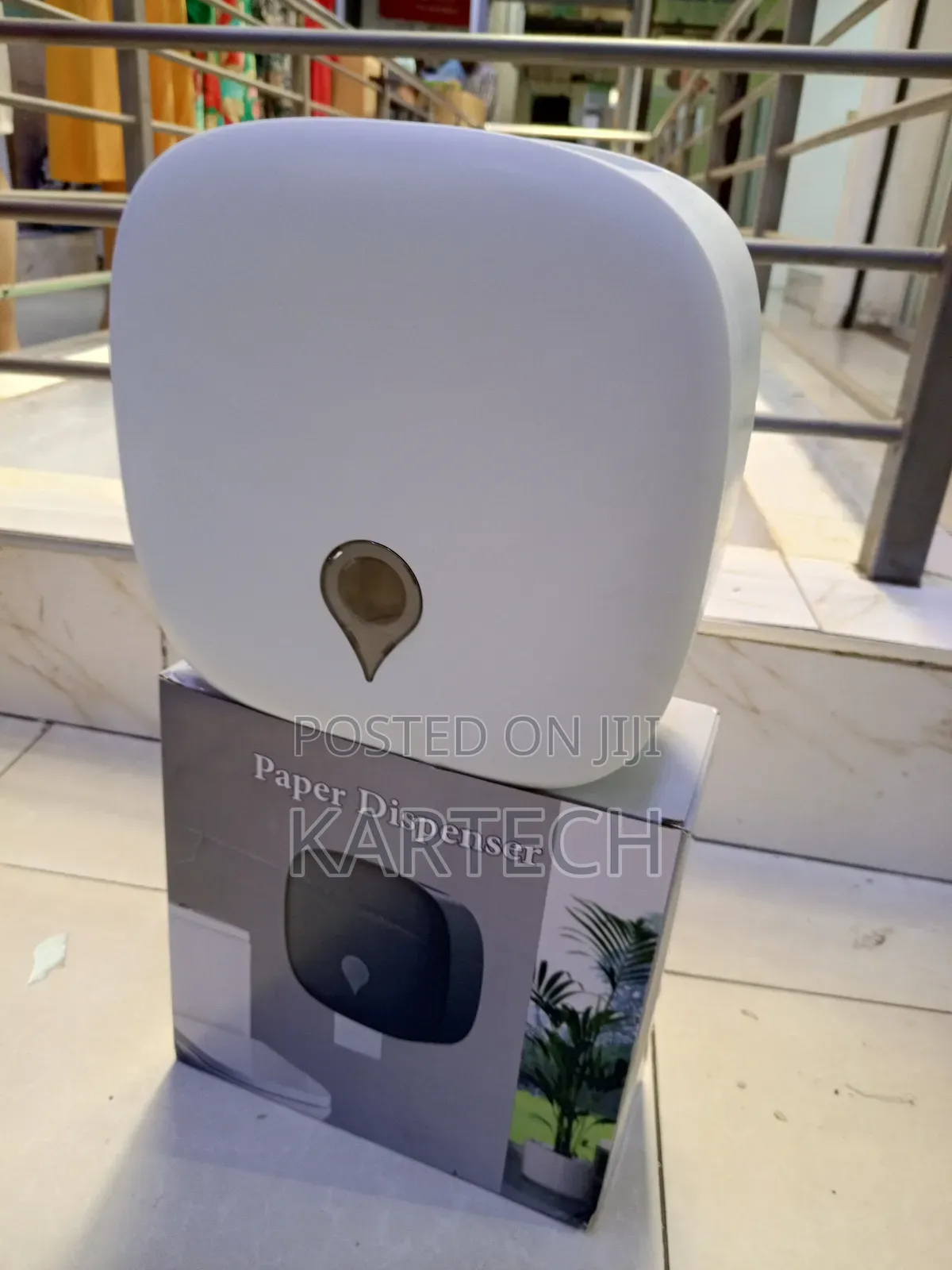 Wall-Mounted Toilet Paper Dispenser – Modern Bathroom Tissue Holder