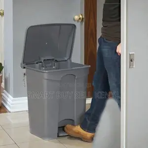 30l Hands-Free Plastic Step Pedal Bin for Clinics and Hospitals Waste