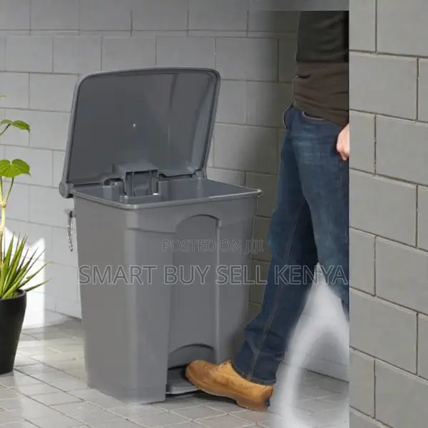 Hands-Free 30l Plastic Step Pedal Bin for Restaurant and Hotels Use