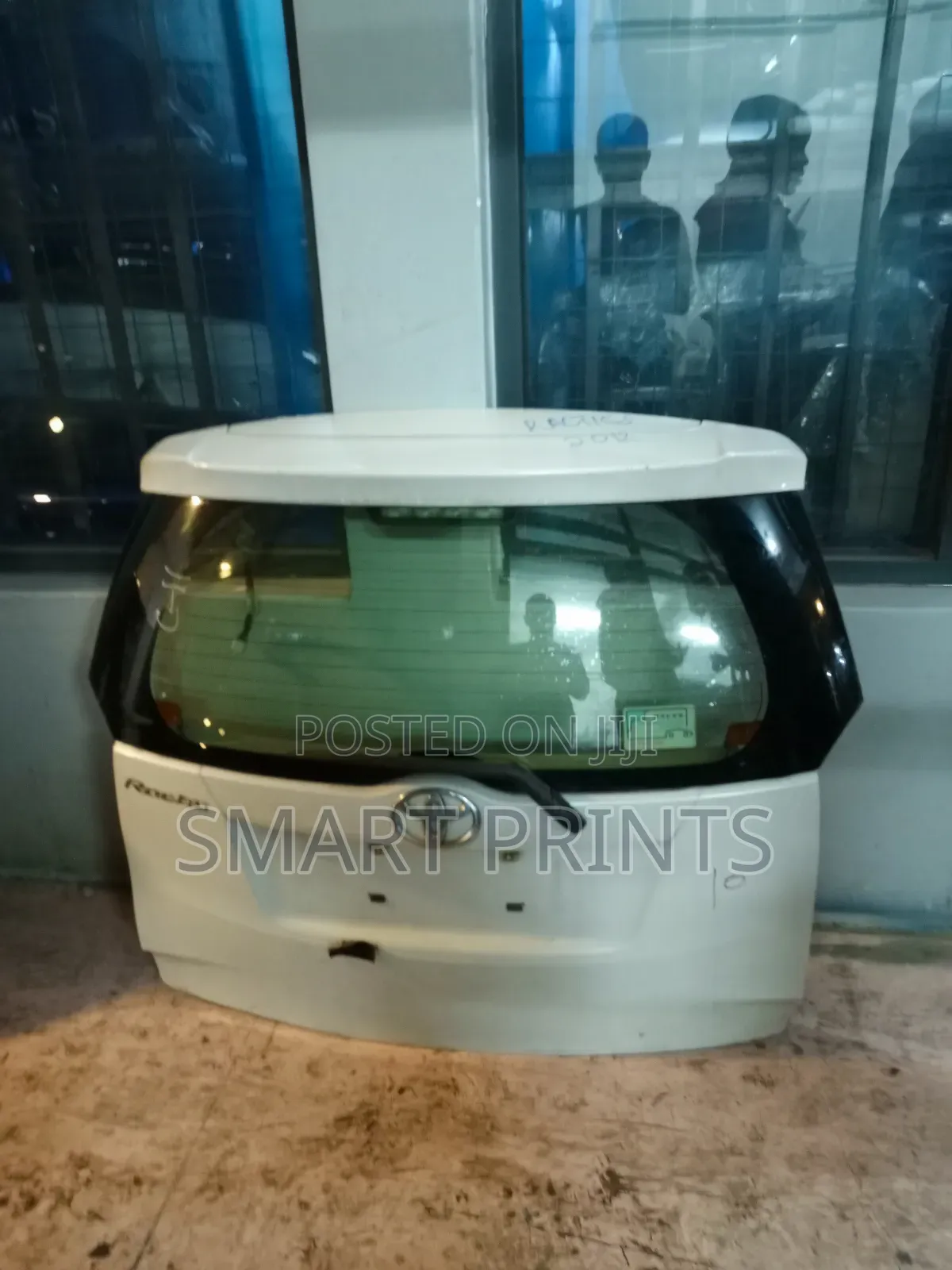 Genuine Quality Ex Japan Toyota Ractis 2012 Back Bumper