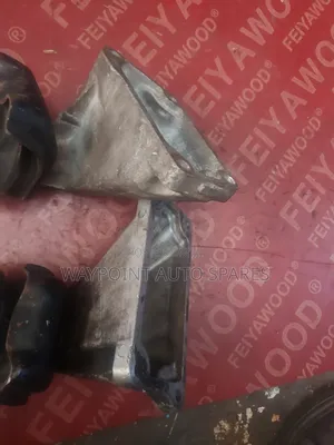 Engine Transmission Bracket Toyota Mark 2 Gx100