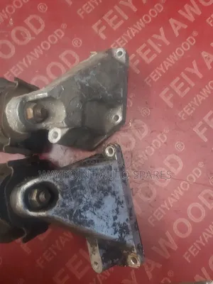Engine Transmission Bracket Toyota Mark 2 Gx100