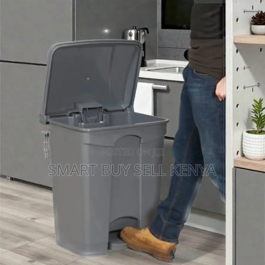 Long-Lasting Construction Hard Plastic 30l Step Pedal Waste Dust Bin
