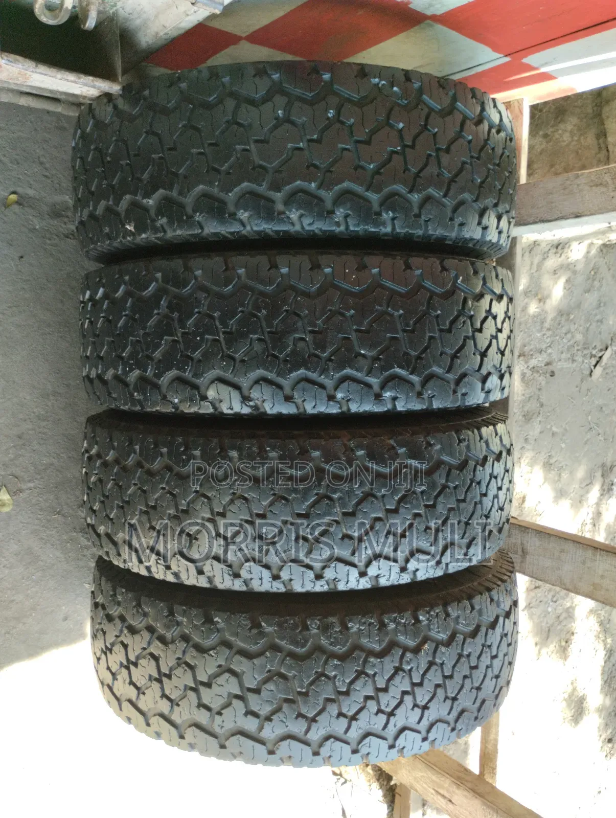 235/70r16 Maxxis