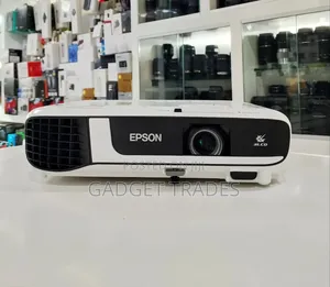 Epson Eb-X51 Xga 3lcd Projector 3800 Lumens