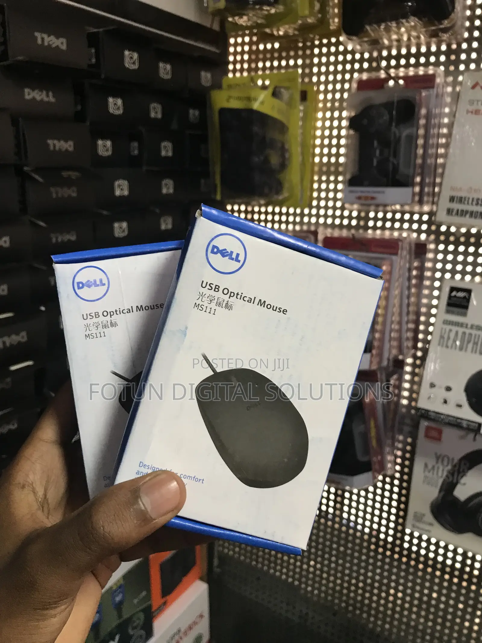 Dell Ergonomic Usb Optical Mouse - Comfort Grip for Right-Handed Use