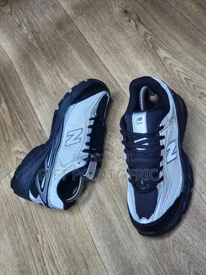 New Balance 509 Sneakers In A Black And White