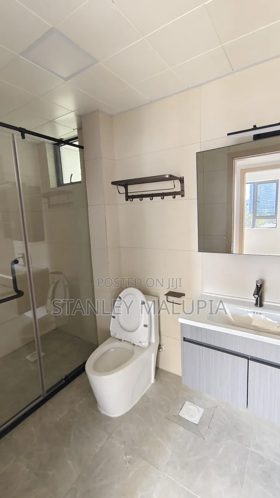 3bdrm Apartment in Rhapta Road Side for rent