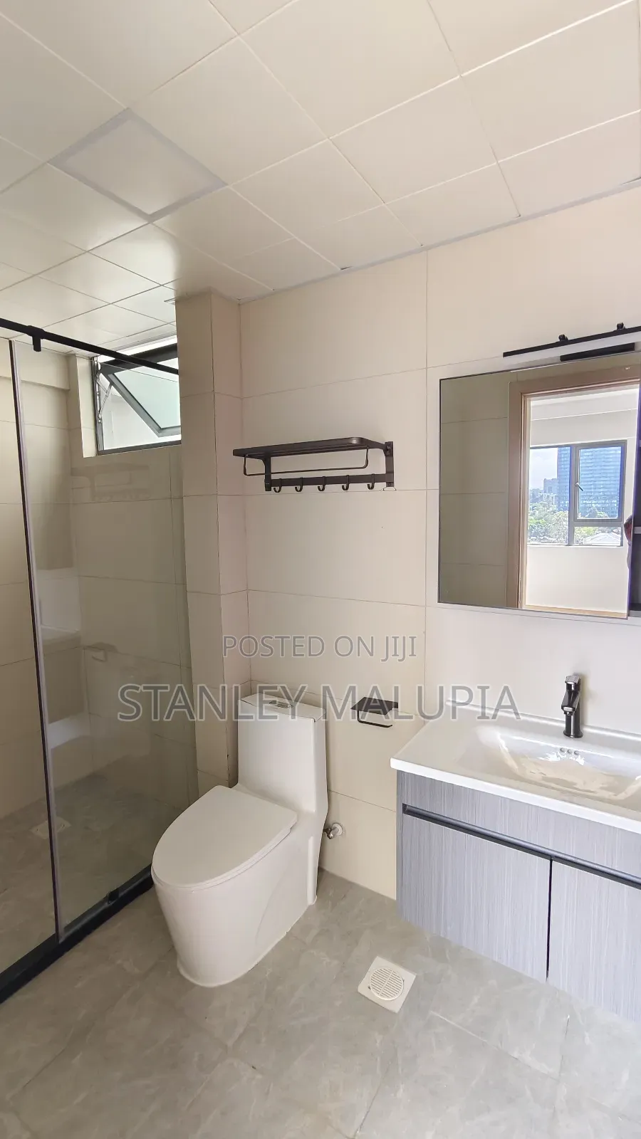 3bdrm Apartment in Rhapta Road Side for rent