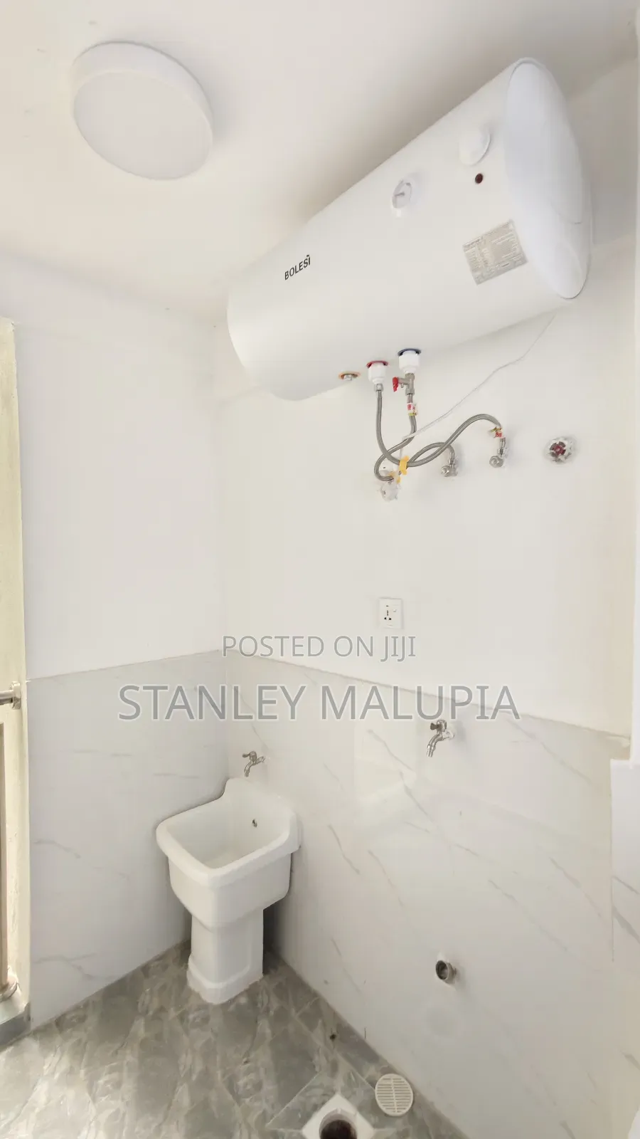 3bdrm Apartment in Rhapta Road Side for rent