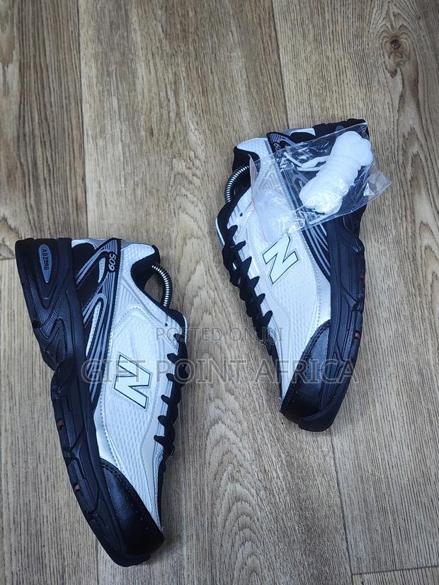 New Balance 509 Sneakers In A Black And White - main view