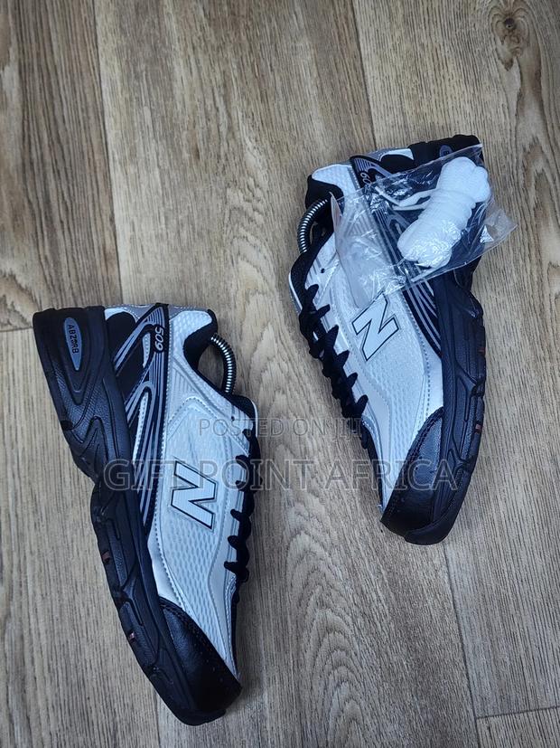 New Balance 509 Sneakers In A Black And White - thumbnail 2
