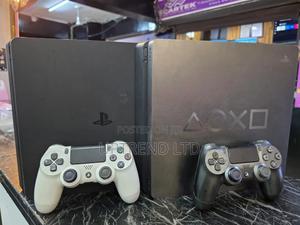 Pre Owned ,Mint Condition Playstation 4 Slim 500gb - thumbnail 2