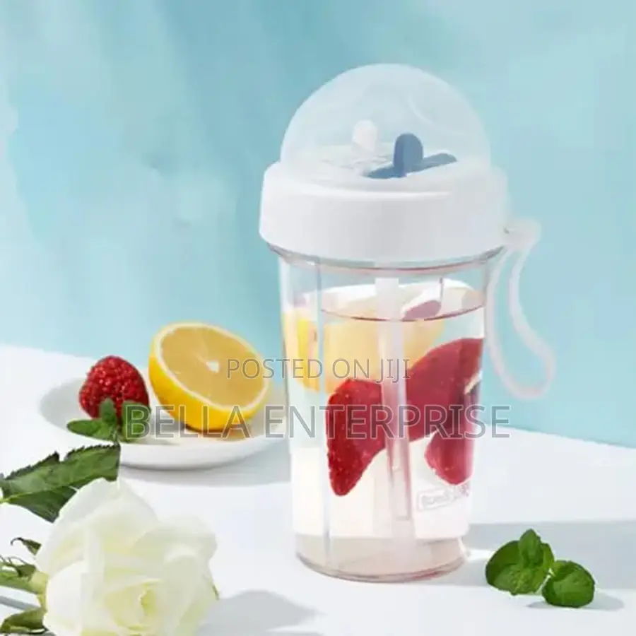 Partioned Water Bottle Partioned Comes With Double Straw 420ml