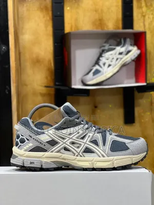 *Asics Gel Kahana -8* Sneakers