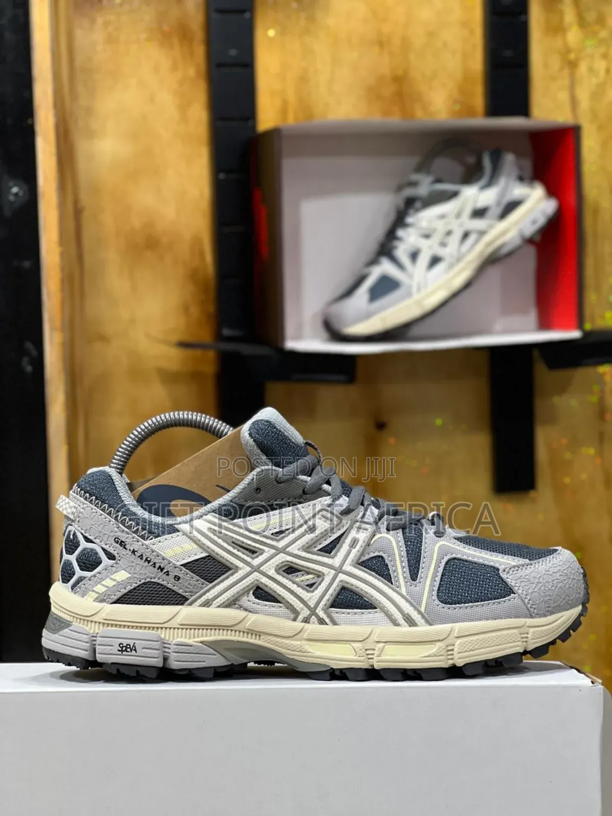 *Asics Gel Kahana -8* Sneakers