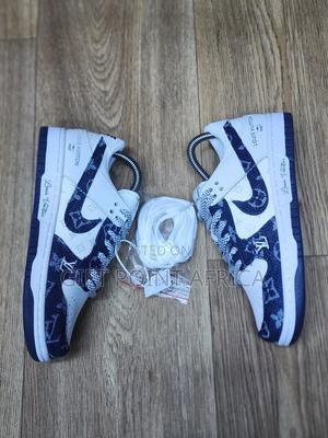 Louis Vuitton X Nike Dunk Low Sneakers - thumbnail 2