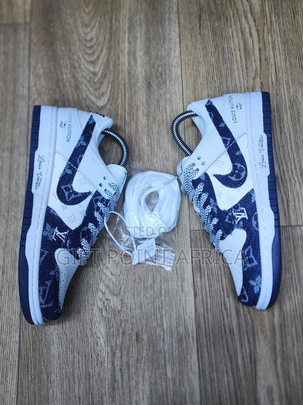 Louis Vuitton X Nike Dunk Low Sneakers - thumbnail 4