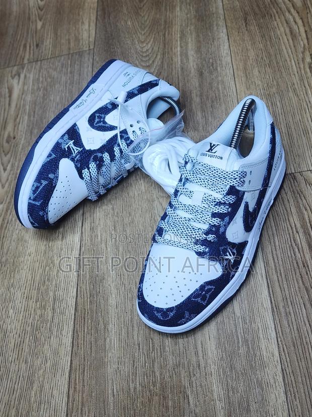 Louis Vuitton X Nike Dunk Low Sneakers - thumbnail 3