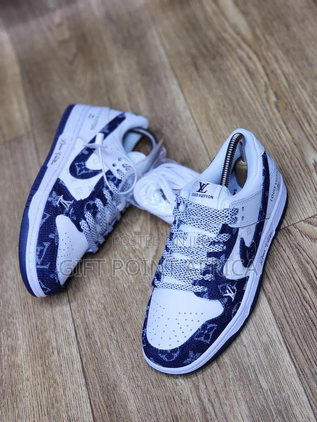 Louis Vuitton X Nike Dunk Low Sneakers - thumbnail 2