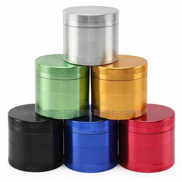 4-Layer Herb Spice Grinder Manual Crusher for Tobacco Kitchen Use - thumbnail 2