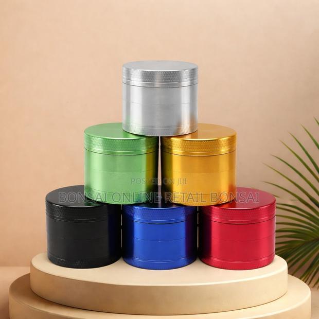 4-Layer Herb Spice Grinder Manual Crusher for Tobacco Kitchen Use - thumbnail 3