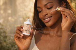 Velora Vitamin C Serum Brightening Hydrating for a Glowing Smooth Skin