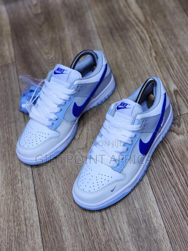 Nike Dunk Low "Ivory Hyper Royal" (Gs) Sneakers. - thumbnail 3