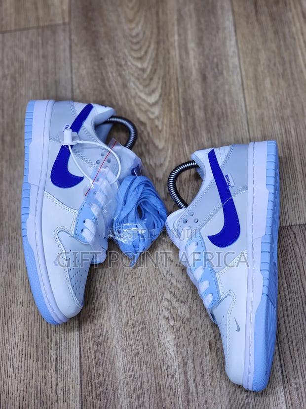 Nike Dunk Low "Ivory Hyper Royal" (Gs) Sneakers. - thumbnail 5