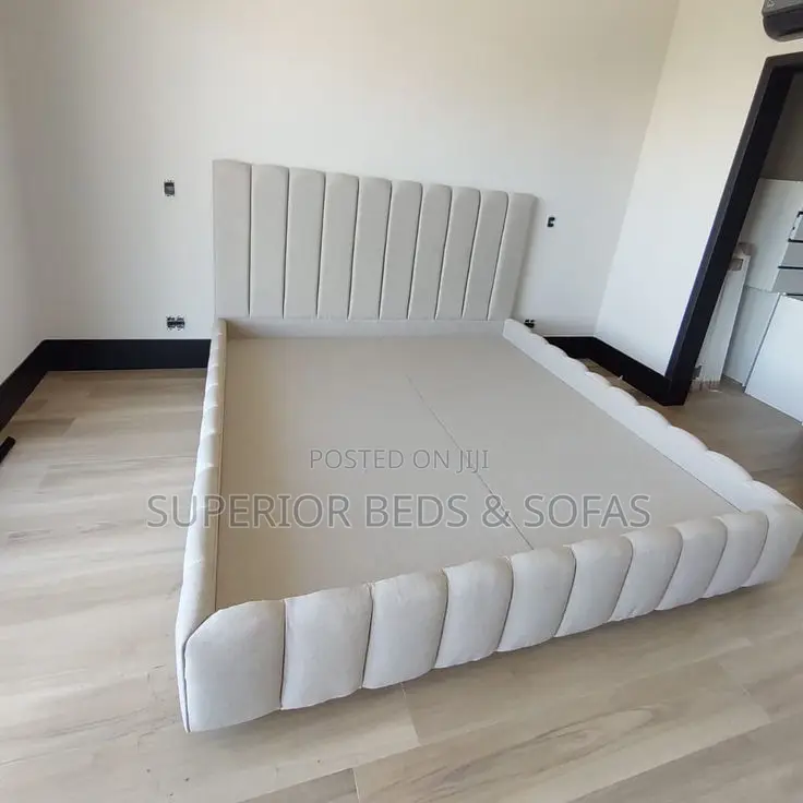 5x6 Cream White Chester Bed - Modern Channel Design