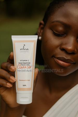 Velora Brightening Deep Clean Face Gel Cleanser For Acne-prone Skin