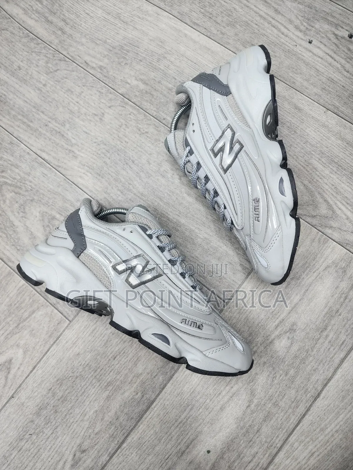 New Balance 1000 "Grey" Sneaker.