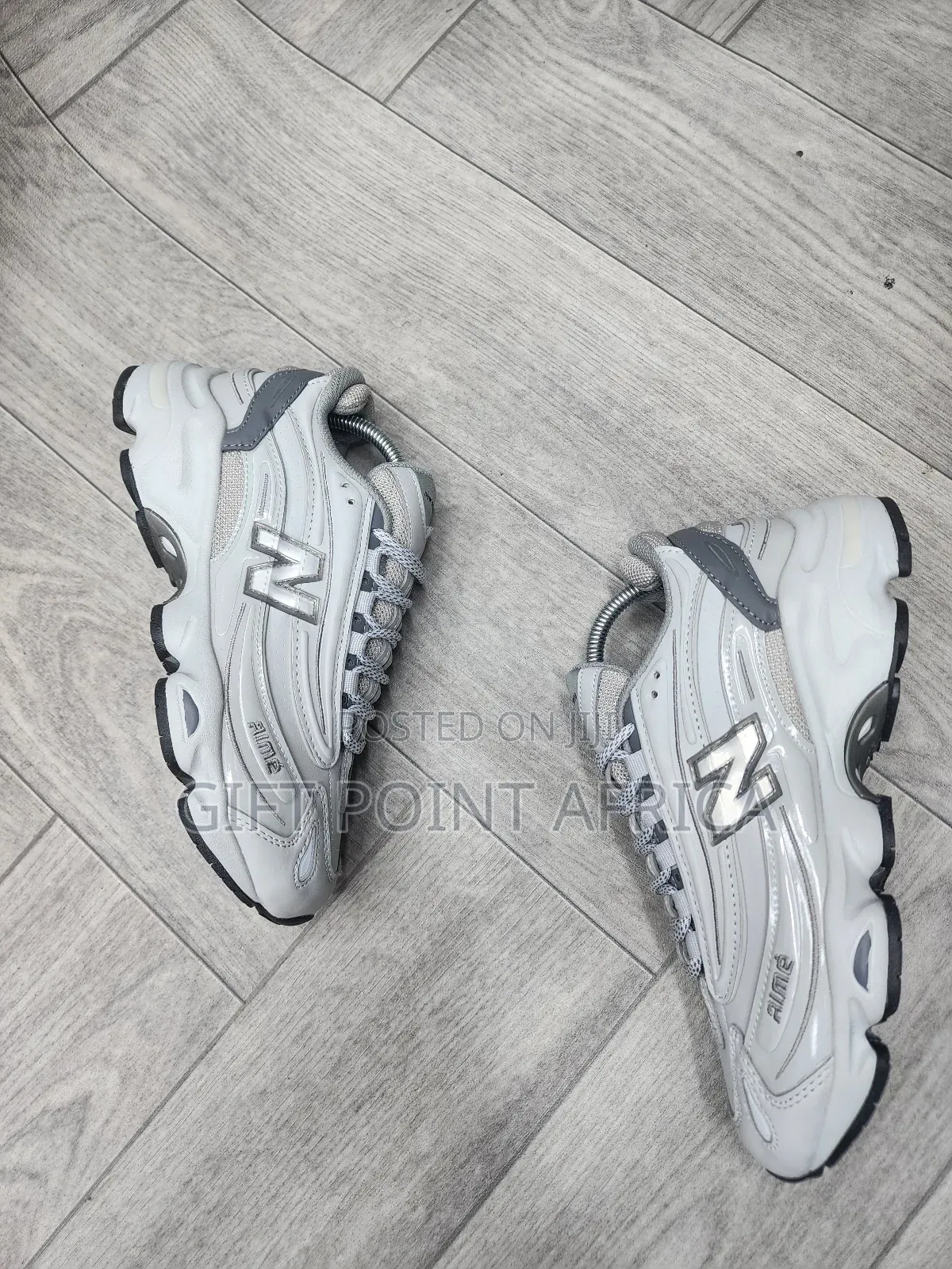 New Balance 1000 "Grey" Sneaker.