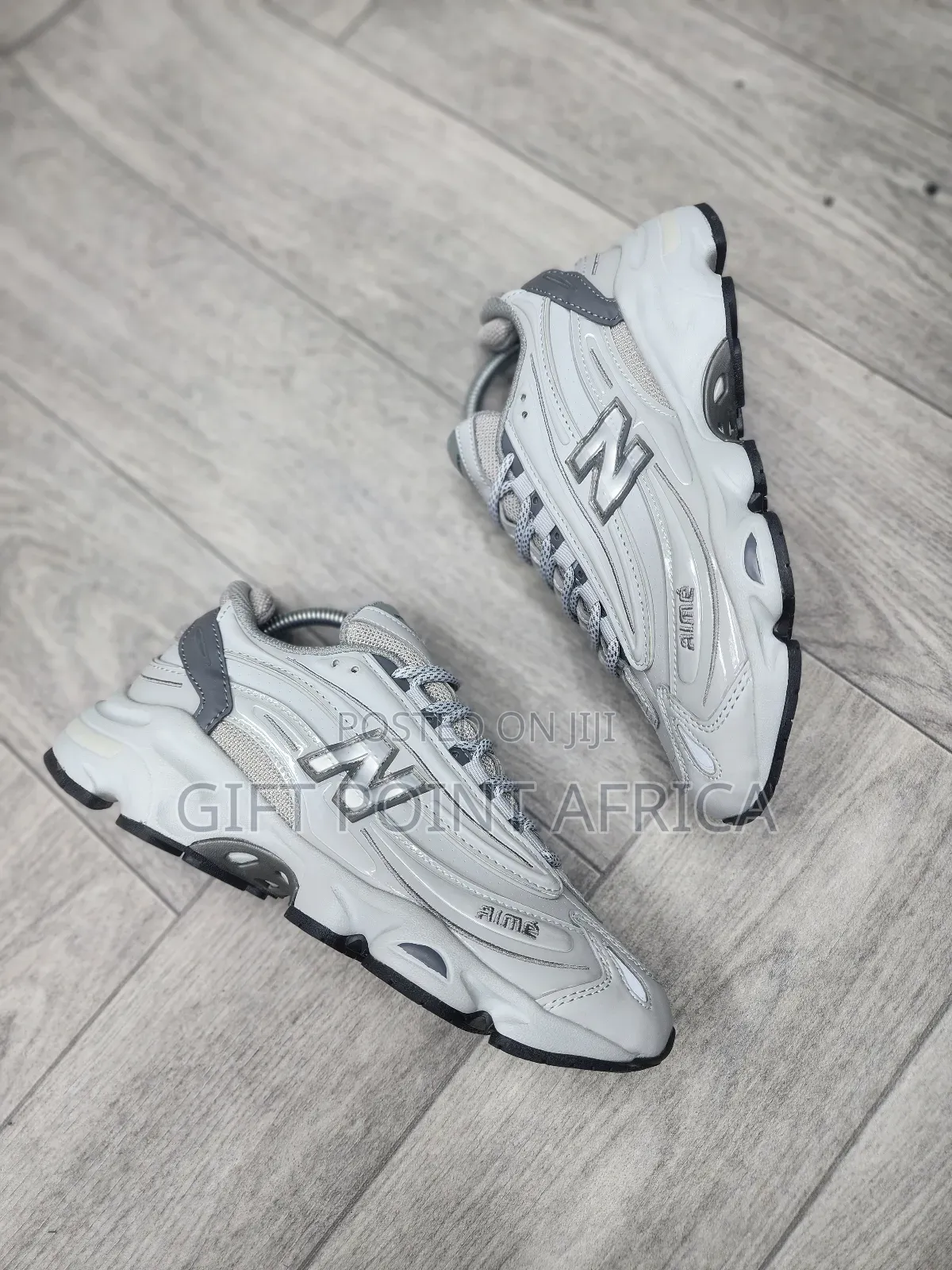 New Balance 1000 "Grey" Sneaker.