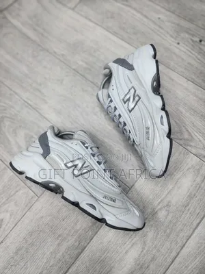 New Balance 1000 "Grey" Sneaker.
