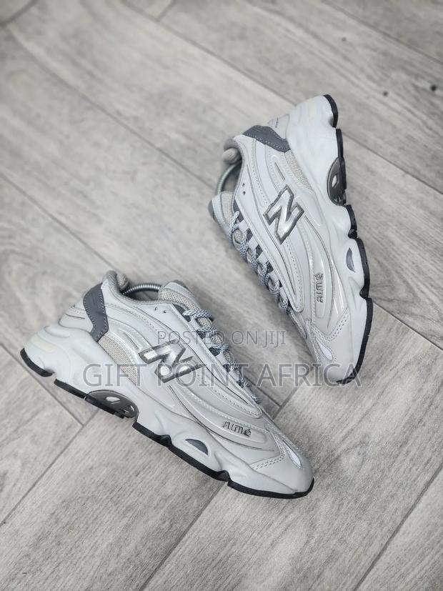 New Balance 1000 "Grey" Sneaker. - thumbnail 3